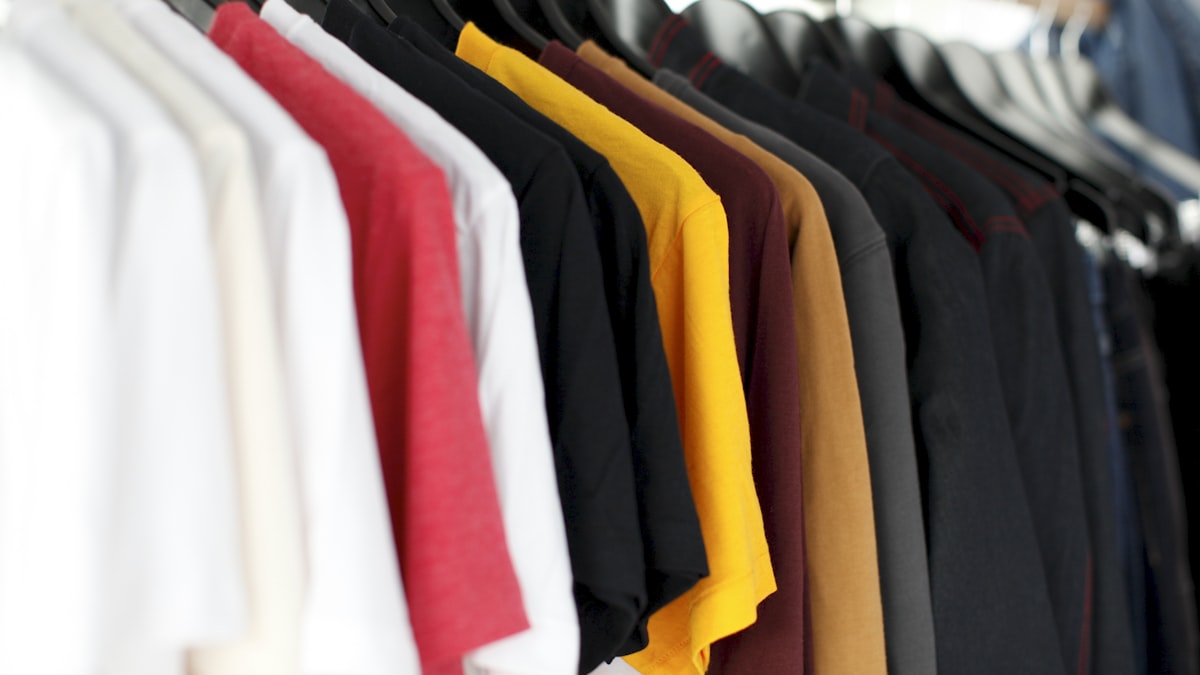 La moda che rallenta: come il second hand e i materiali del futuro stanno cambiando lo stile italiano